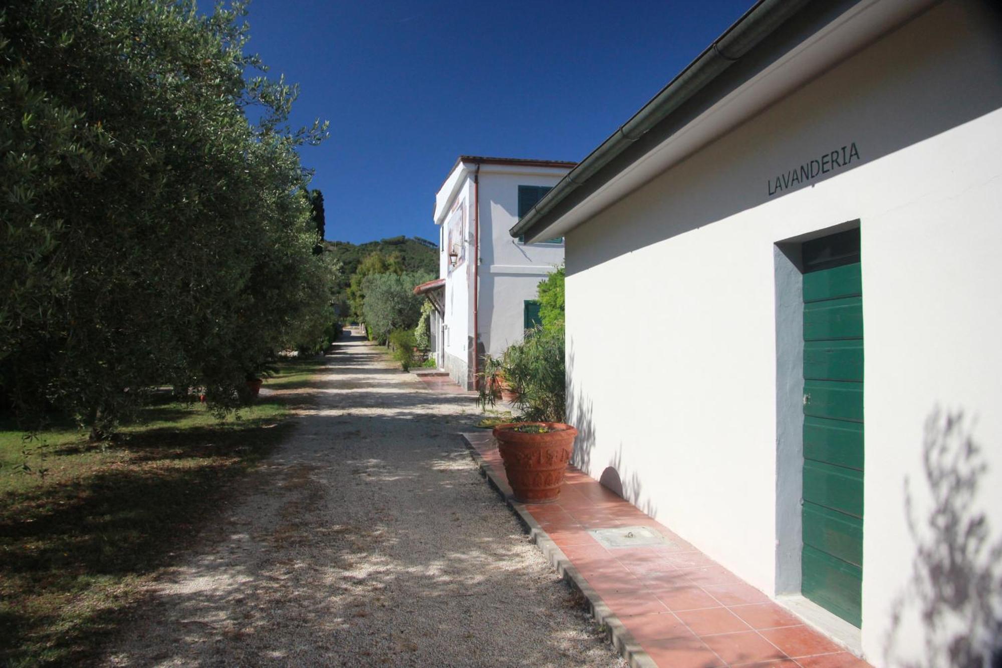 Azienda Agricola Sapereta Porto Azzurro Exterior photo